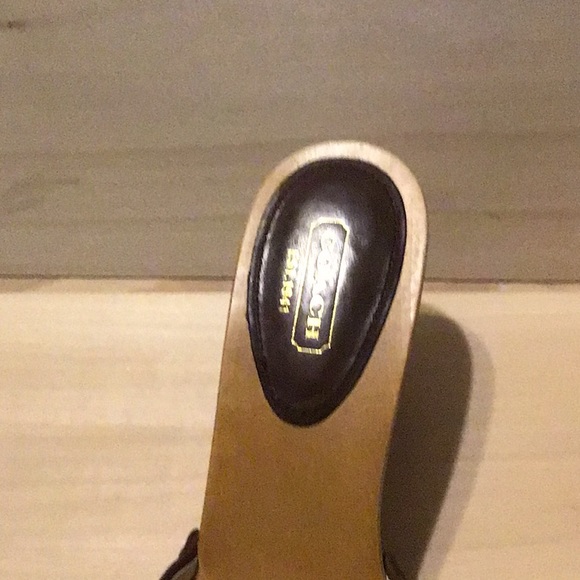 Coach - Picture 2 of 5